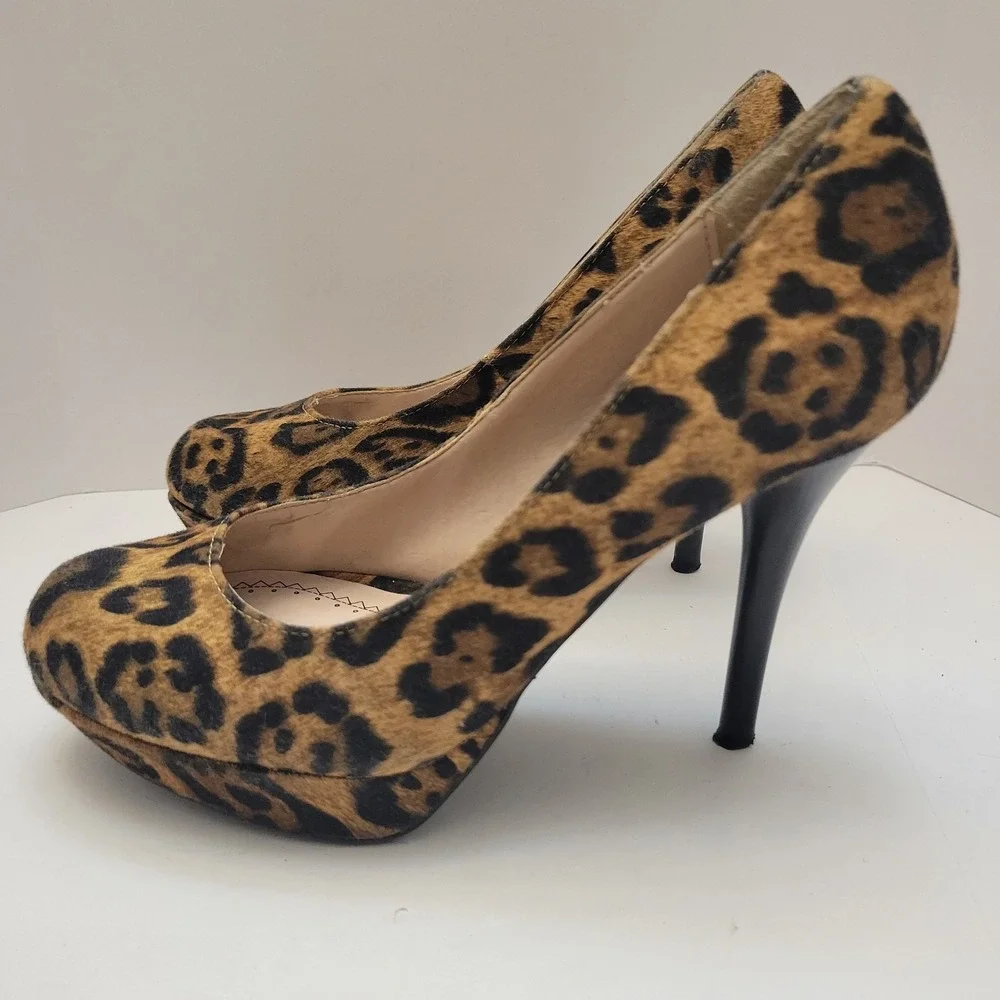 Olsenboye Platform High Heels Women's Sz 8M Leopard Animal‎ Print Mob Wife Shoes